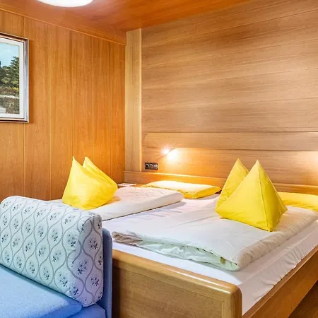 Apartment Cesa Soramurat 4 *