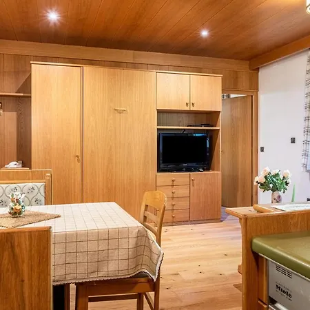 Cesa Soramurat 4 Apartment Canazei